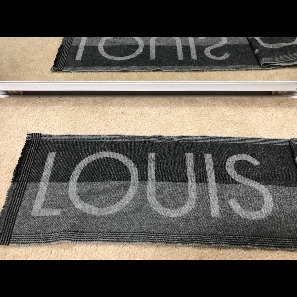 💯 Authentic Louis Vuitton scarf - Picture 3 of 7